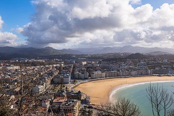 City and beach views of San Sebastian