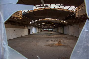 Het verlaten fabrieksterrein van Galvanitas Oosterhout van Blond Beeld