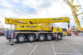 Liebherr LTM 1130-5.1 hijskraan van Ter Linden.