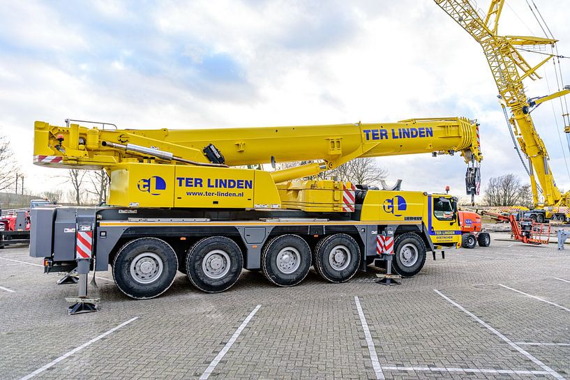 Liebherr-Kran LTM 1130-5.1 von Ter Linden. von Jaap van den Berg