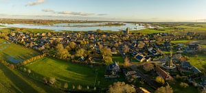 Das Dorf Zalk an der IJssel im Herbst
