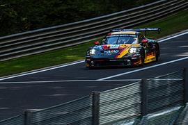 Porsche GT3-Rennwagen in der Kurve von Rob Rollenberg