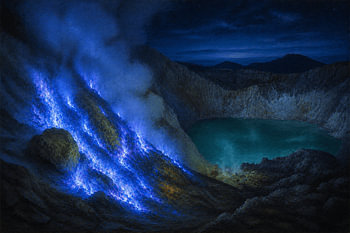 Blue Fire of Kawah Ijen – The Volcanic Flame of Indonesia