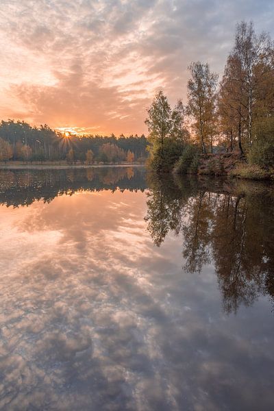 Morgenstemming bij een ven op de Tevener heide van John van de Gazelle fotografie