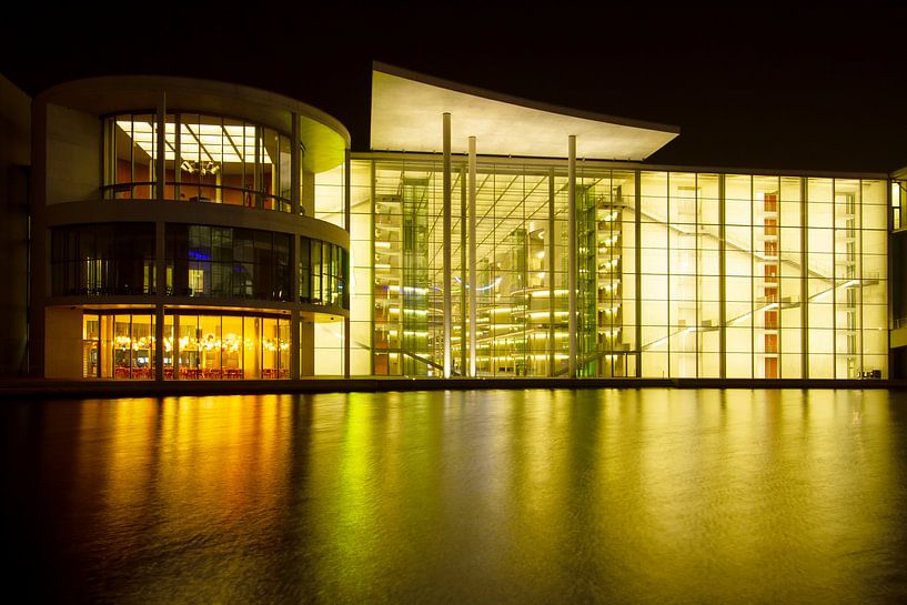 BERLIN Quartier gouvernemental Façade en verre - the glassfacade par Bernd Hoyen