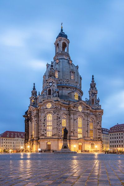Ochtendaanzicht van de Frauenkirche in Dresden van Fotos by Jan Wehnert