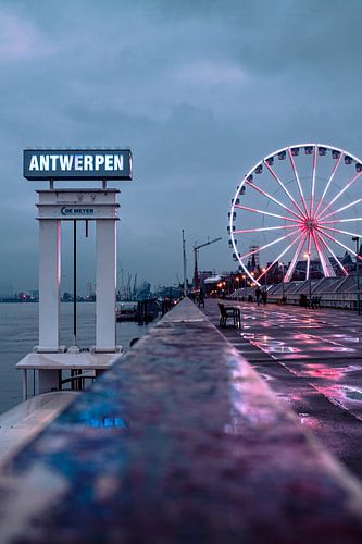 Photo de soirée du Scheldekaai avec la grande roue | City Photography