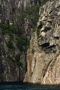 Steile Felsen am Lysefjord von Anja B. Schäfer