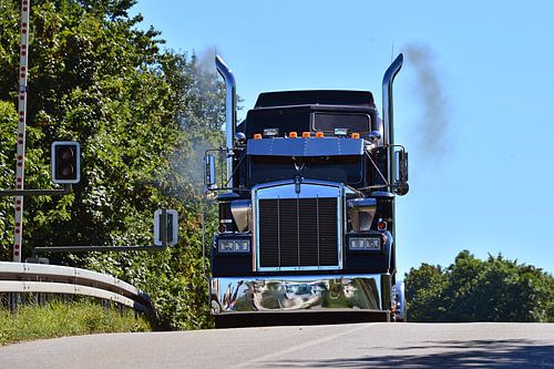 Kenworth W900B