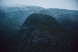 Rugged mountains by Jan Medema