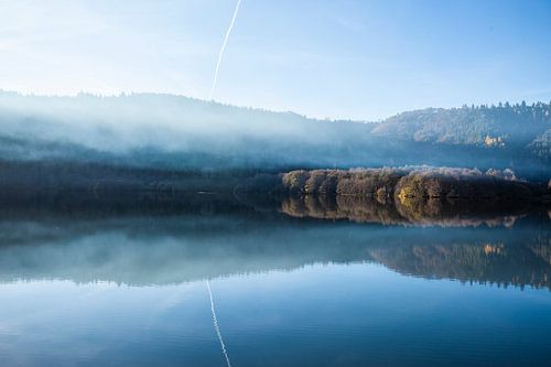 Het Lac Chambon in de Auvergne in Frankrijk