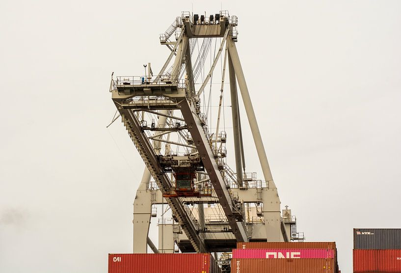 Kräne und Container im Hafen von Rotterdam. von scheepskijkerhavenfotografie