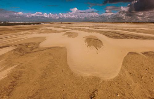Zandpatroon na een storm aan het strand van Ouddorp
