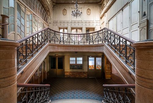 Trap in Verlaten Bioscoop.