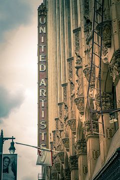 Los Angeles, advertising drilling on Broadway