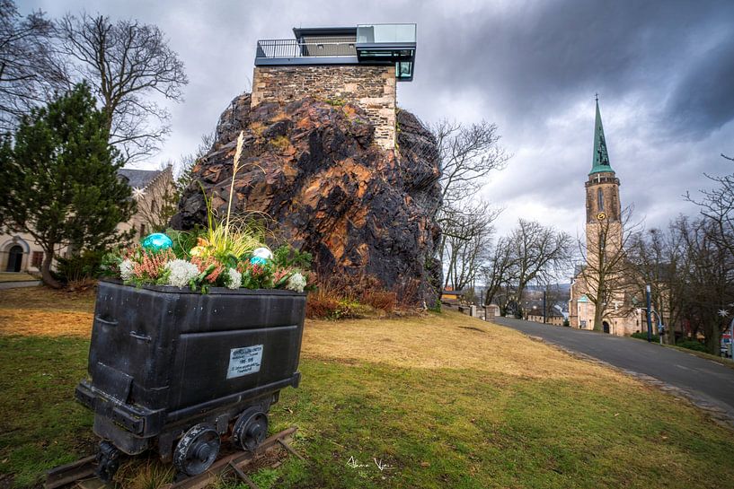 Ein Frühlingsgruß am Falkensteiner Schlossfelsen von Ahma NJAI