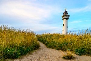 Leuchtturm in Egmond aan Zee an der Nordseeküste in Holland