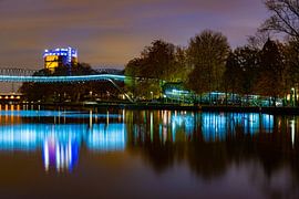 Gasometer and Slinky Springs to Fame by Marcel Rieck