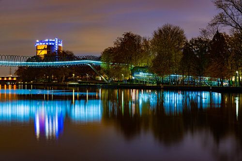 Gasomètre et Slinky Springs to Fame