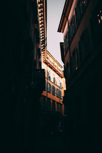 Milan by Hello Pompoyo