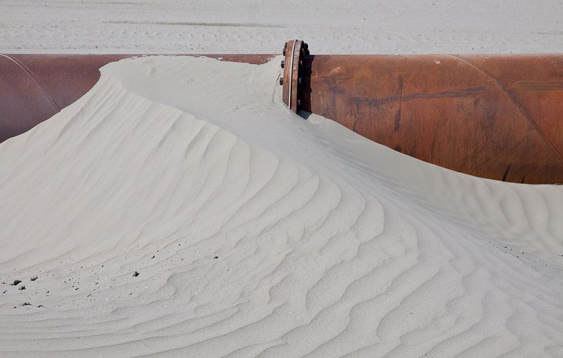 Pipework in sand by Guido Akster
