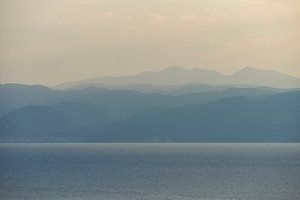 Heure bleue sur le lac d'Ohrid en Macédoine