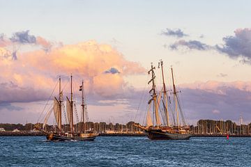 Zeilschepen op de Oostzee tijdens de Hanse Sail in Rostock van Rico Ködder