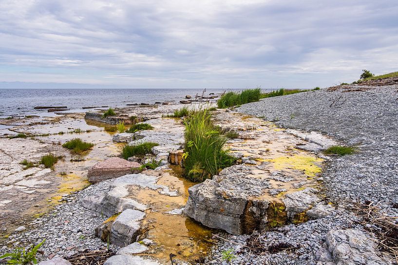 Le champ d'éboulis Neptuni Åkrar sur la côte de la mer Baltique sur l'île de par Rico Ködder