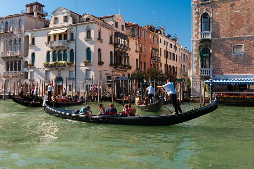 Gondola in Venice Italy van Brian Morgan