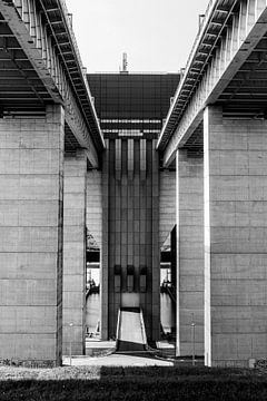 Strepy-Thieu Scheepslift Monochrome Architectuur van Imladris Images