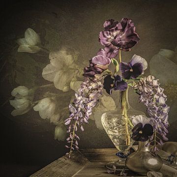 Stilleven met Tulp en andere lentebloemen. Impressionisme. van Alie Ekkelenkamp