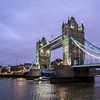 Die Tower Bridge in London, Vereinigtes Königreich Großbritannien, Europa |  Tower Bridge at dusk, L von Peter Schickert