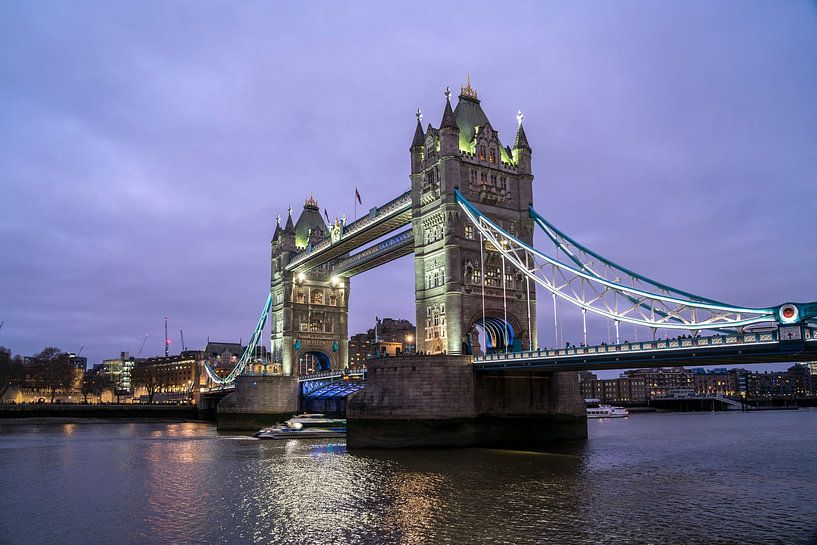 Le Tower Bridge à Londres, Royaume-Uni de Grande-Bretagne, Europe | Tower Bridge au crépuscule, Lond par Peter Schickert