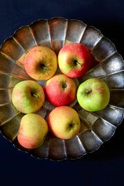 Still life with apples