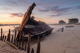 Le dernier voyage — Cimetière de bateaux de Magouër, Bretagne sur Didier Laurent