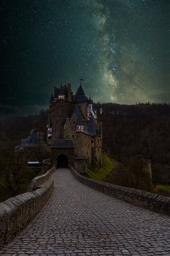 Midnight Magic – The Milky Way above Burg Eltz