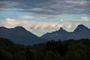 Vom Wind getriebene Wolken