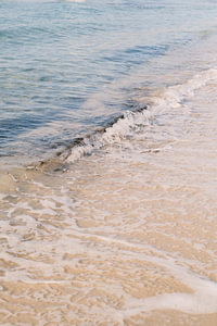 Pastellfarbene Wellen und Strand // Ibiza // Natur- und Reisefotografie