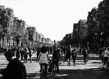 Pedestrians on the Champs-Élysées
