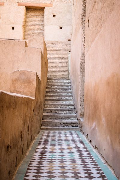 Korridor im El Badi Palast | Marrakesch Marokko | Afrika | Pastell von Wandeldingen