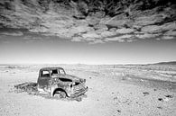 Deserted Desert Car by Studio voor Beeld thumbnail