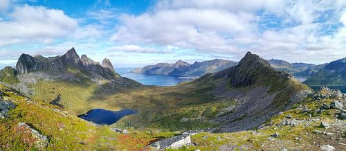 De spectaculaire natuur van Noorwegen - bergen, fjorden en meren in indrukwekkende fotografie.