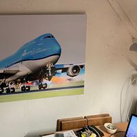 Photo de nos clients: KLM Boeing 747 dans une belle lumière du soir par Dennis Janssen, sur poster