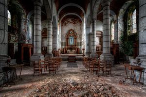 baufällige Kirche von Steve Mestdagh