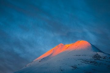 Zonsopkomst op de Lyngen Alpen - Tromsø, Noorwegen van Martijn Smeets