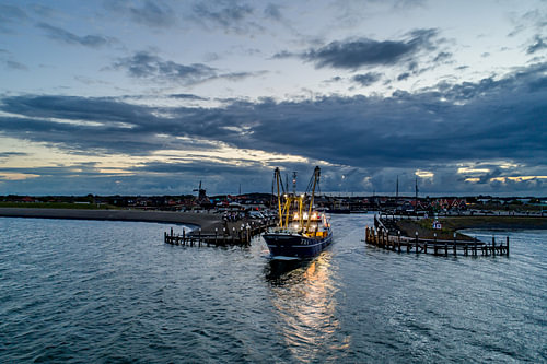 TX1 leaves Oudeschild Texel