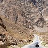 Solo fietser op de Pamir Highway van Jeroen Kleiberg