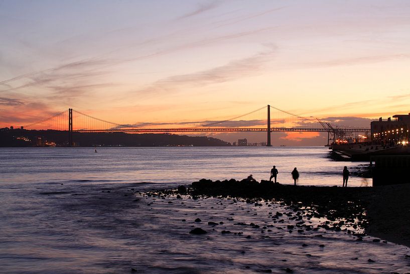 Lissabon : Ponte de 25 de Abril van Torsten Krüger