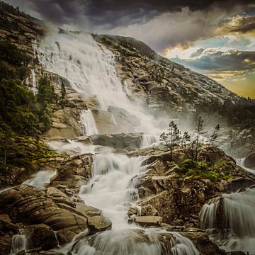 Norway Langfoss waterfall by Freddy Hoevers