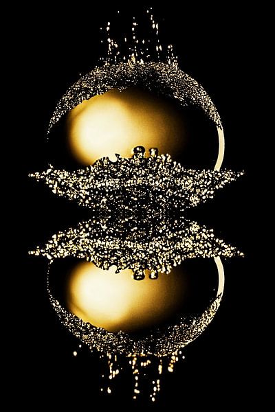 Gouden bol met abstracte druppels van Art & Soul Creations